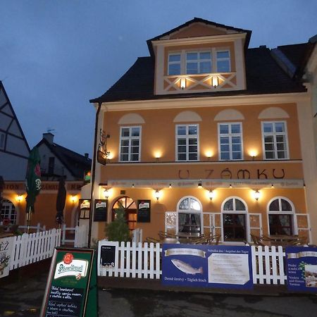 Penzion - Restaurant U Zamku Bečov nad Teplou Kültér fotó
