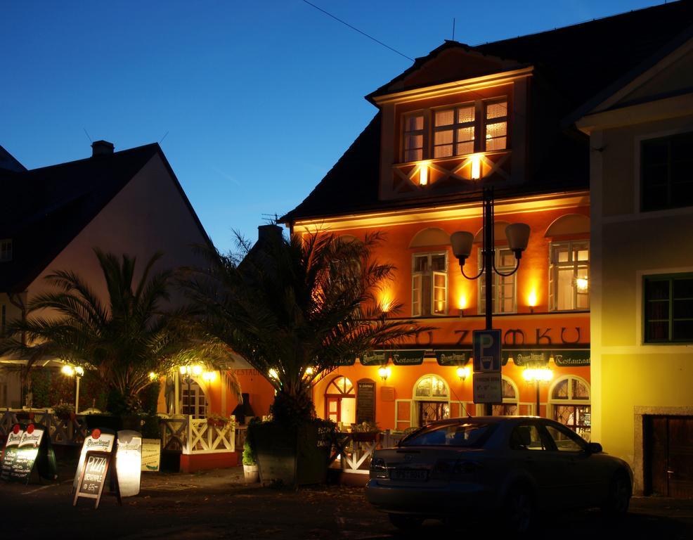 Penzion - Restaurant U Zamku Bečov nad Teplou Kültér fotó