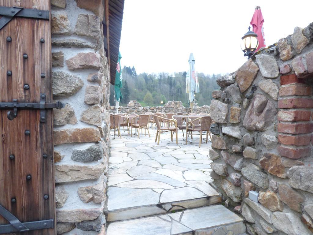 Penzion - Restaurant U Zamku Bečov nad Teplou Kültér fotó