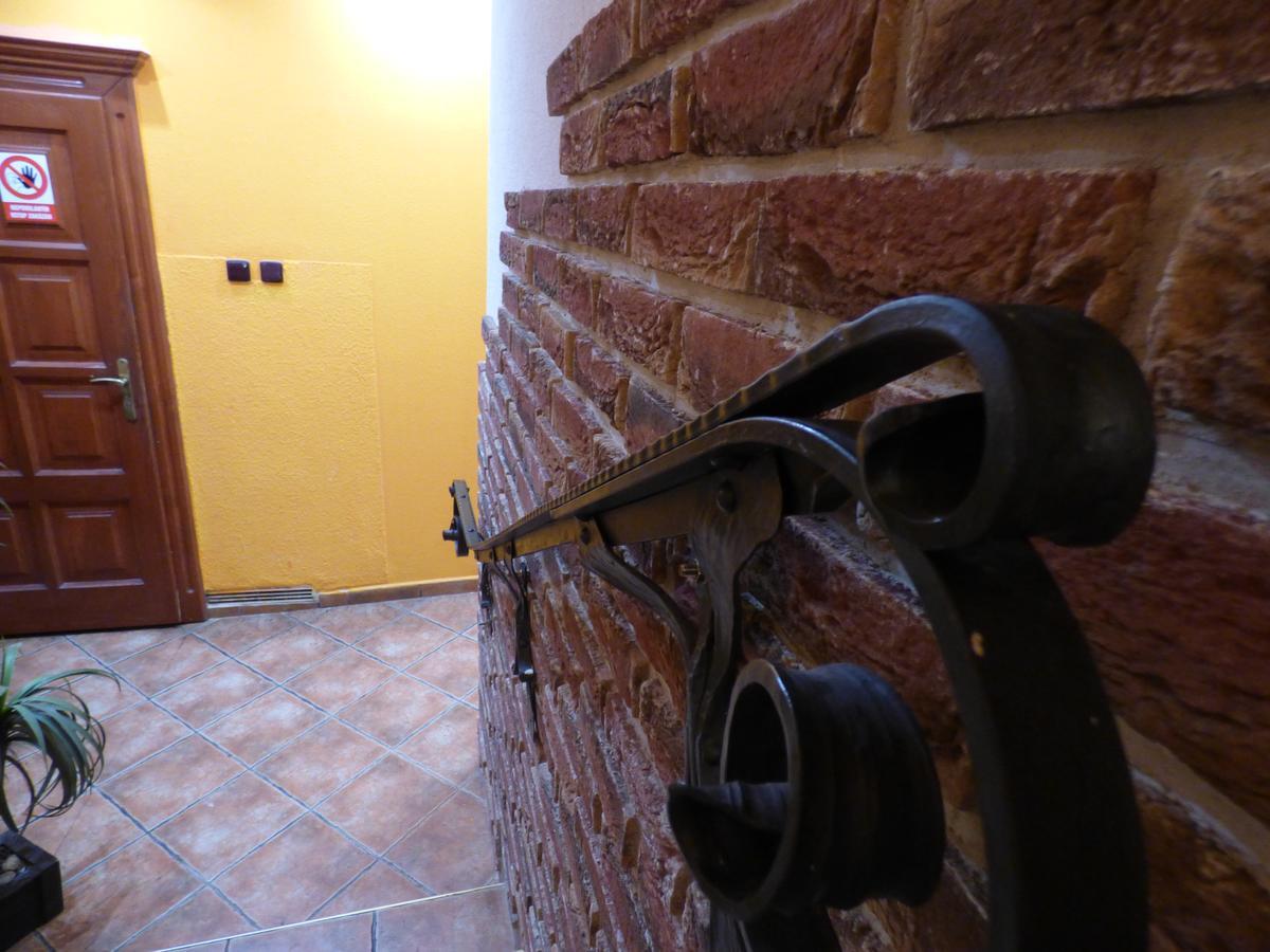 Penzion - Restaurant U Zamku Bečov nad Teplou Kültér fotó