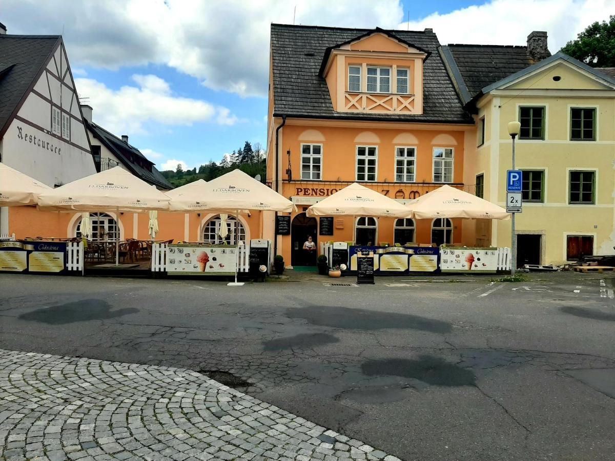 Penzion - Restaurant U Zamku Bečov nad Teplou Kültér fotó